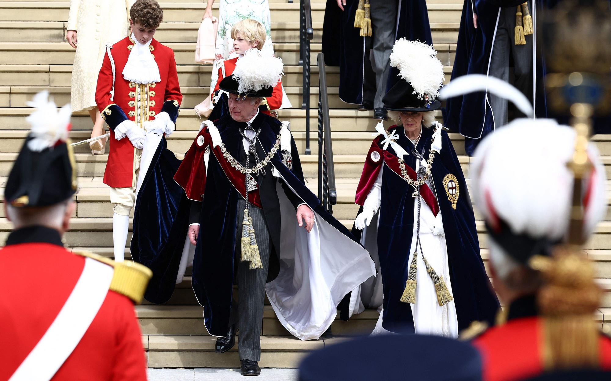 König Charles und Königin Camilla nach dem Gottesdienst.