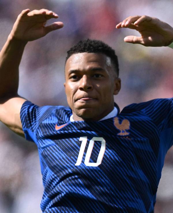 Kylian Mbappé jubelt über ein Tor für Frankreich.