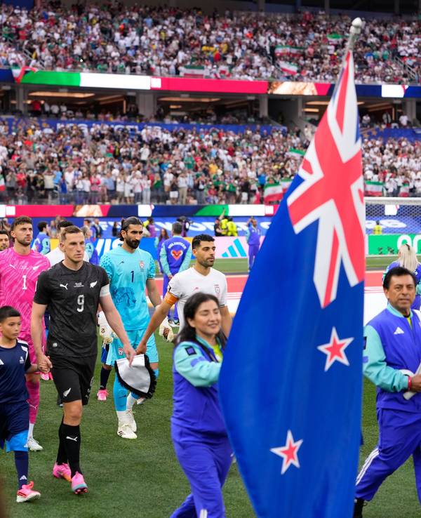 Einlauf bei der WM 2026 im Spiel Iran - Neuseeland.