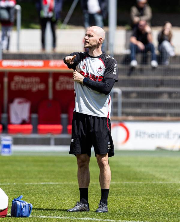 Abschlusstraining im Franz-Kremer-Stadion: René Wagner, Cheftrainer des 1. FC Köln