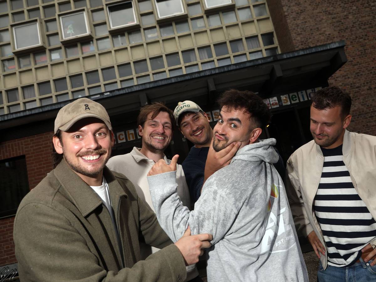 Veedelsspaziergang mit den fünf Jungs von „Malle Anja“, die zu Ballermann-Stars geworden sind.