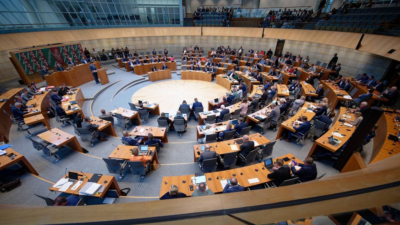 Abgeordnetenbezüge steigen in NRW