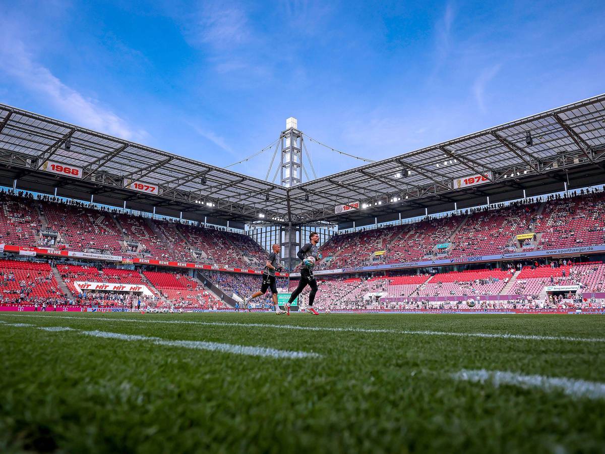 Das Rhein-Energie-Stadion in Köln fasst 50.000 Fans.