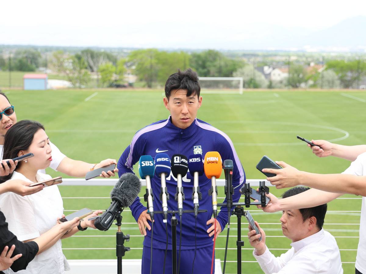 Heung-Min Son bei einer Presserunde.