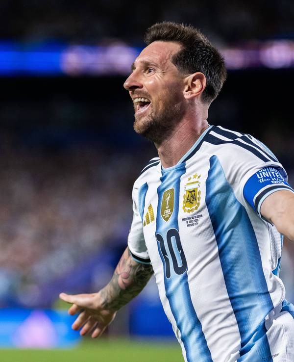 Lionel Messi jubelt über ein Tor.
