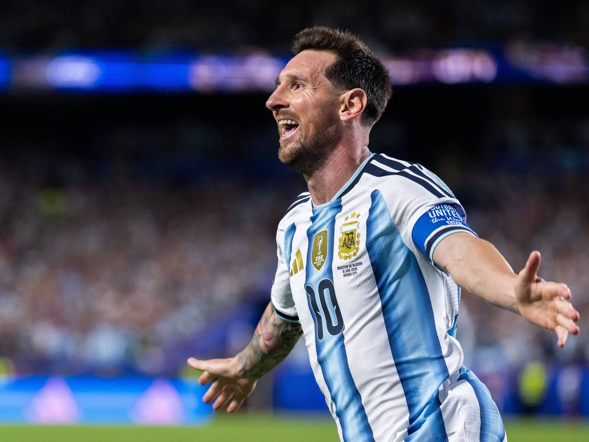Lionel Messi jubelt über ein Tor.