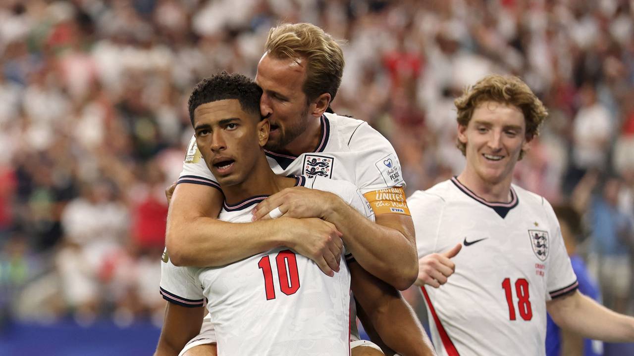 Harry Kane und Jude Bellingham jubeln gemeinsam.