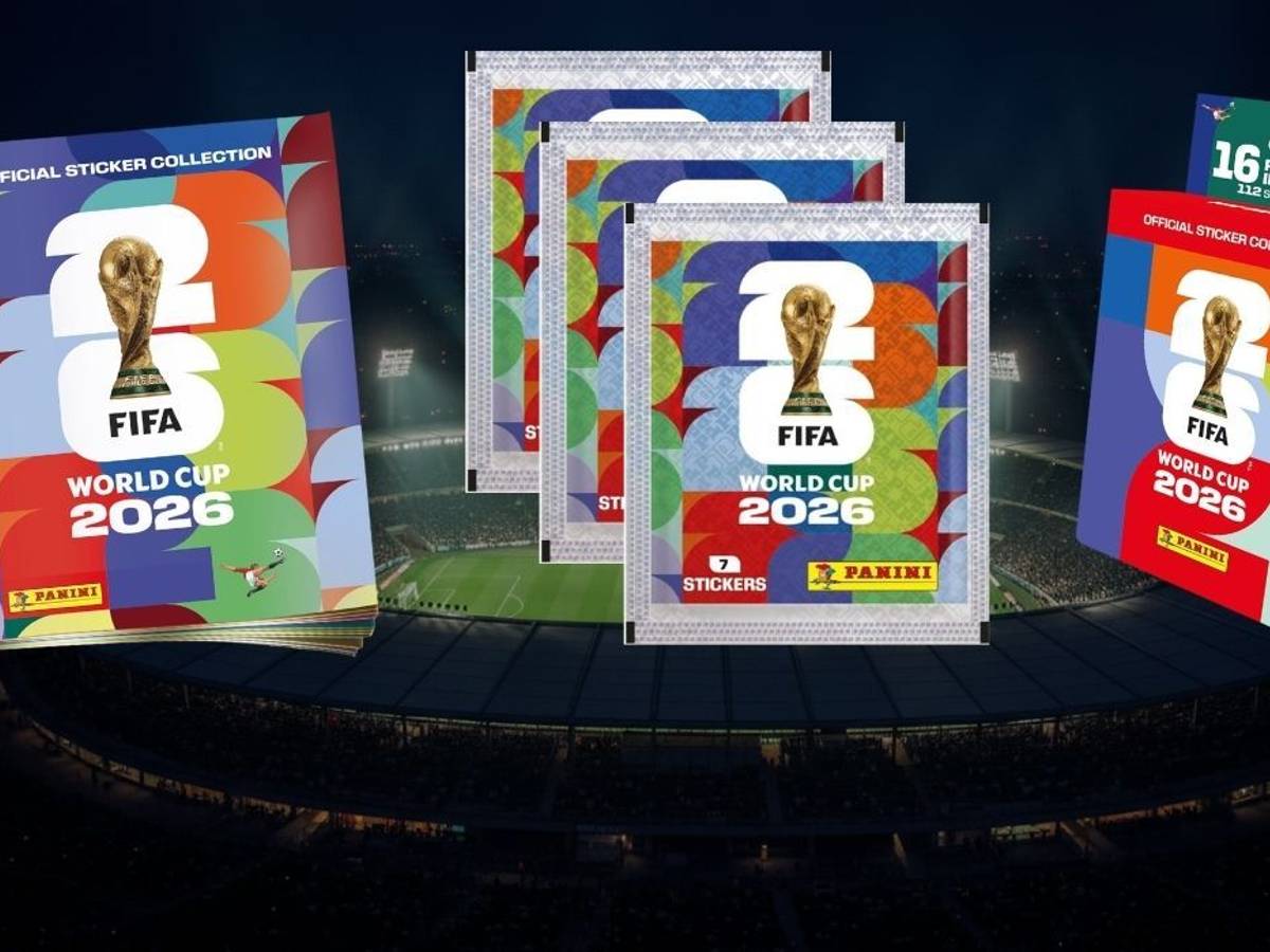 Panini-Sticker für das Sammelalbum 2026 mit Album, mehreren Stickertüten und Multipack vor Stadionhintergrund
