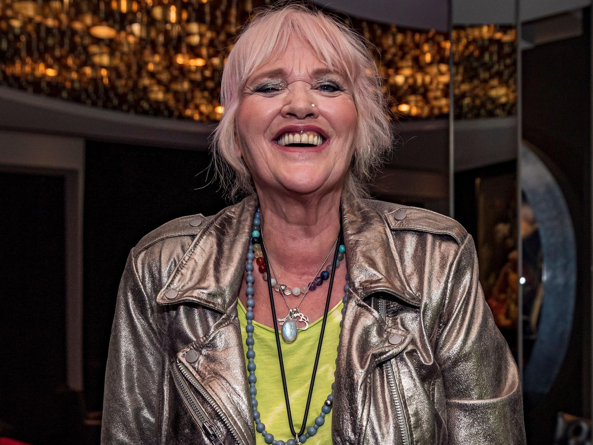 Gaby Köster lacht.