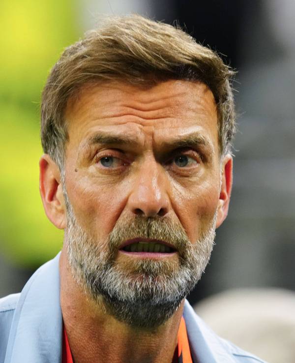 Jürgen Klopp legt die Stirn in Falten.