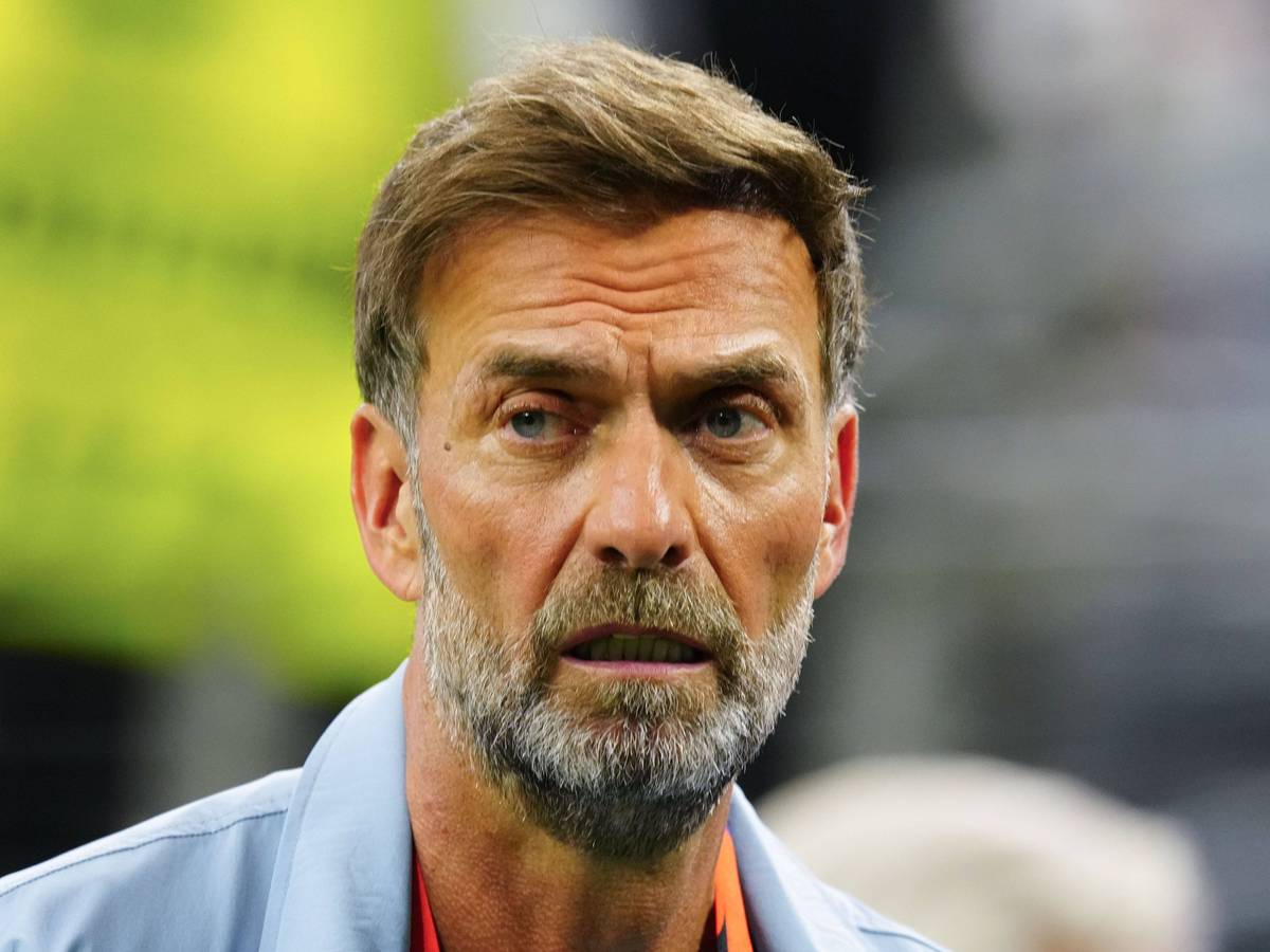 Jürgen Klopp legt die Stirn in Falten.