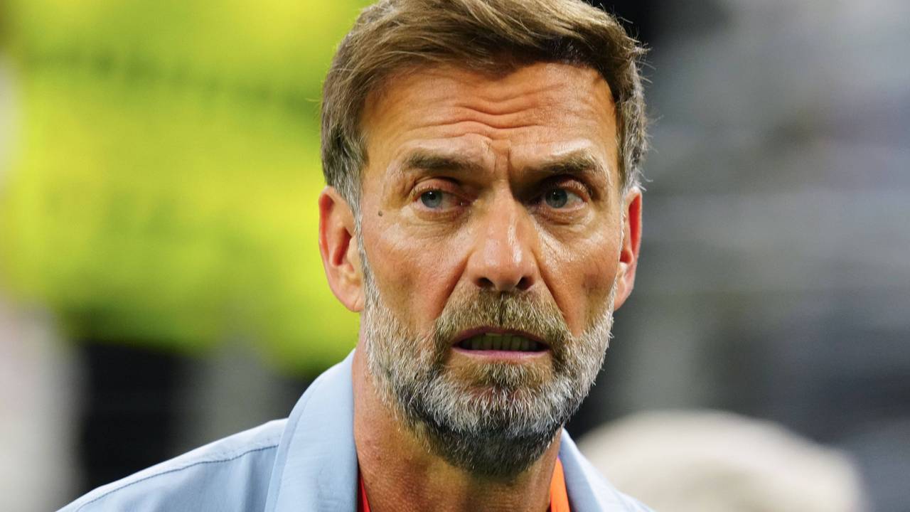 Jürgen Klopp legt die Stirn in Falten.