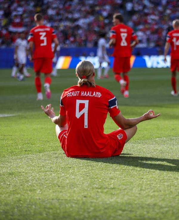 Traf beim WM-Auftakt der Norweger gleich doppelt: Superstar Erling Haaland