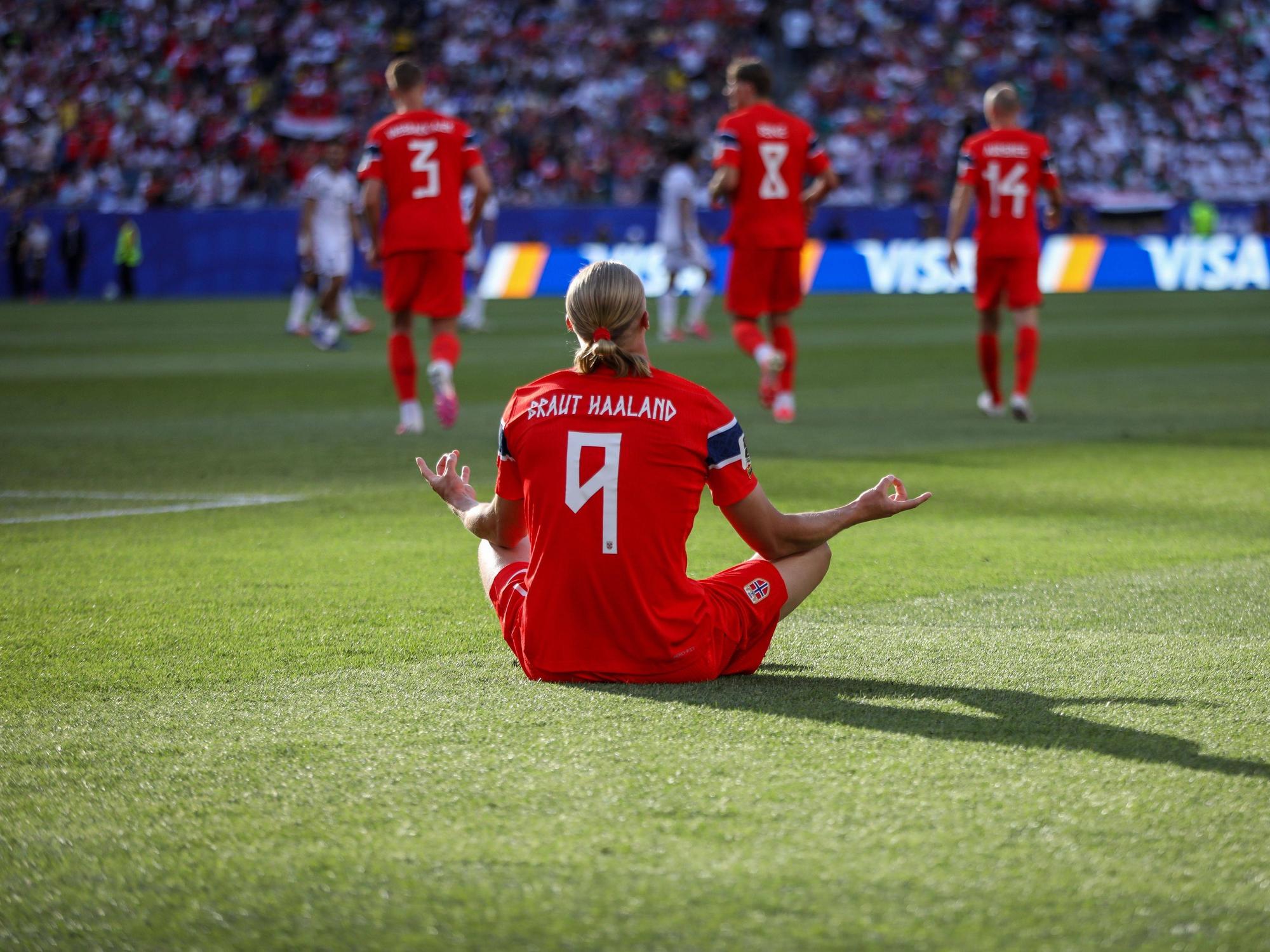 Traf beim WM-Auftakt der Norweger gleich doppelt: Superstar Erling Haaland