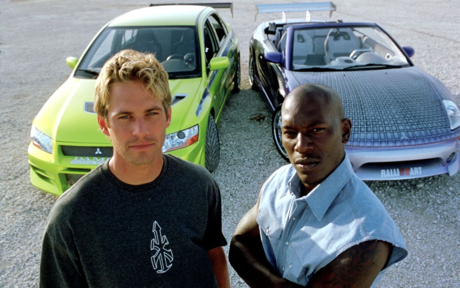 Coole Typen, coole Schlitten: In der ersten Fortsetzung In „2 Fast 2 Furious“ ließ es Paul Walker (links) mit Tyrese Gibson mächtig krachen. (Bild: RTL II)