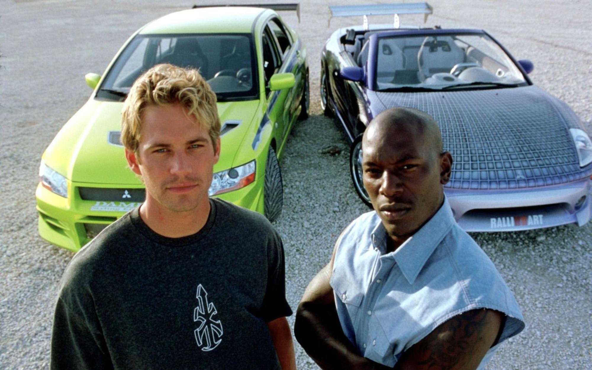 Coole Typen, coole Schlitten: In der ersten Fortsetzung In „2 Fast 2 Furious“ ließ es Paul Walker (links) mit Tyrese Gibson mächtig krachen. (Bild: RTL II)