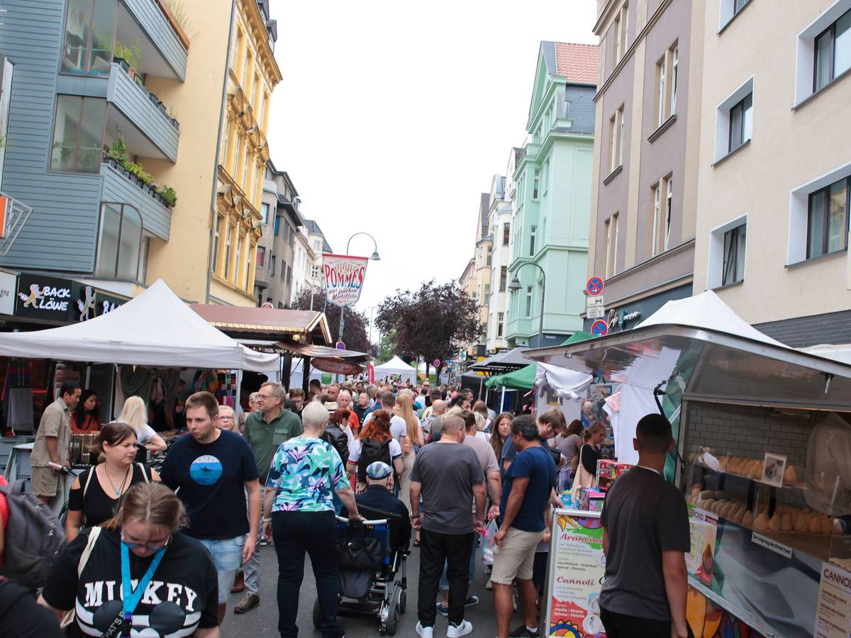 Blick auf ein Straßenfest in Köln (Symbolfoto)