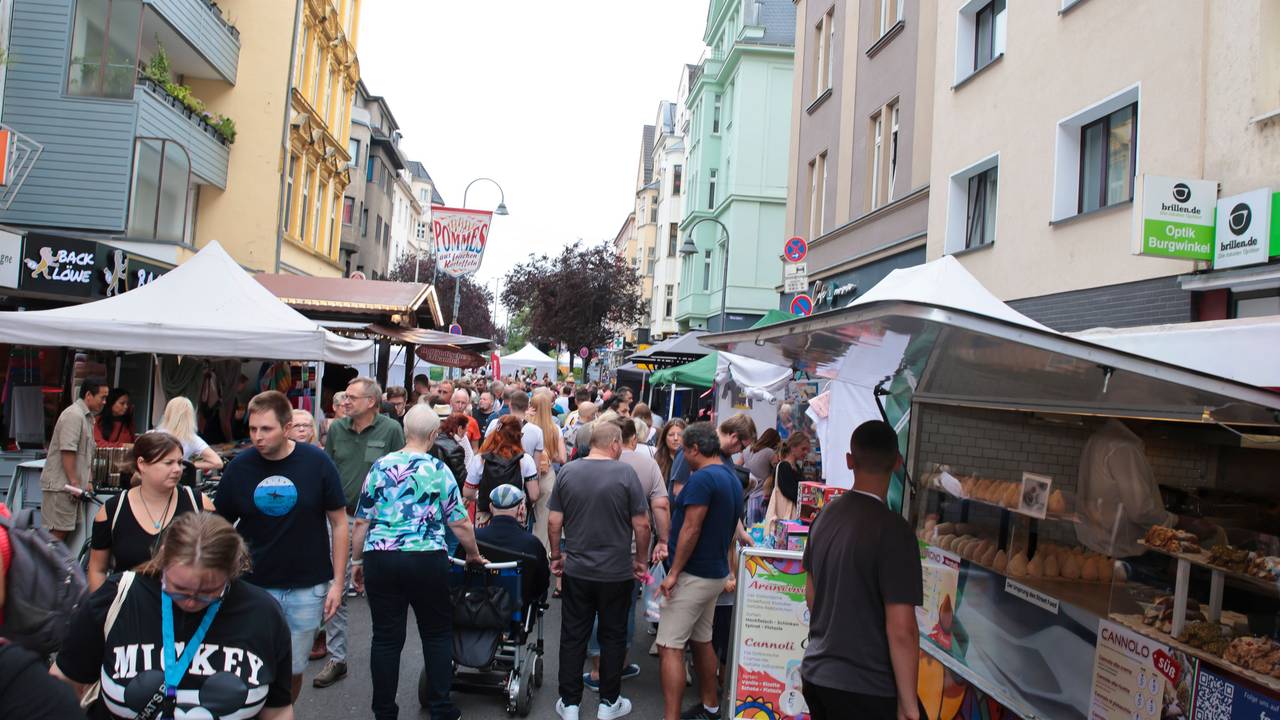 Blick auf ein Straßenfest in Köln (Symbolfoto)