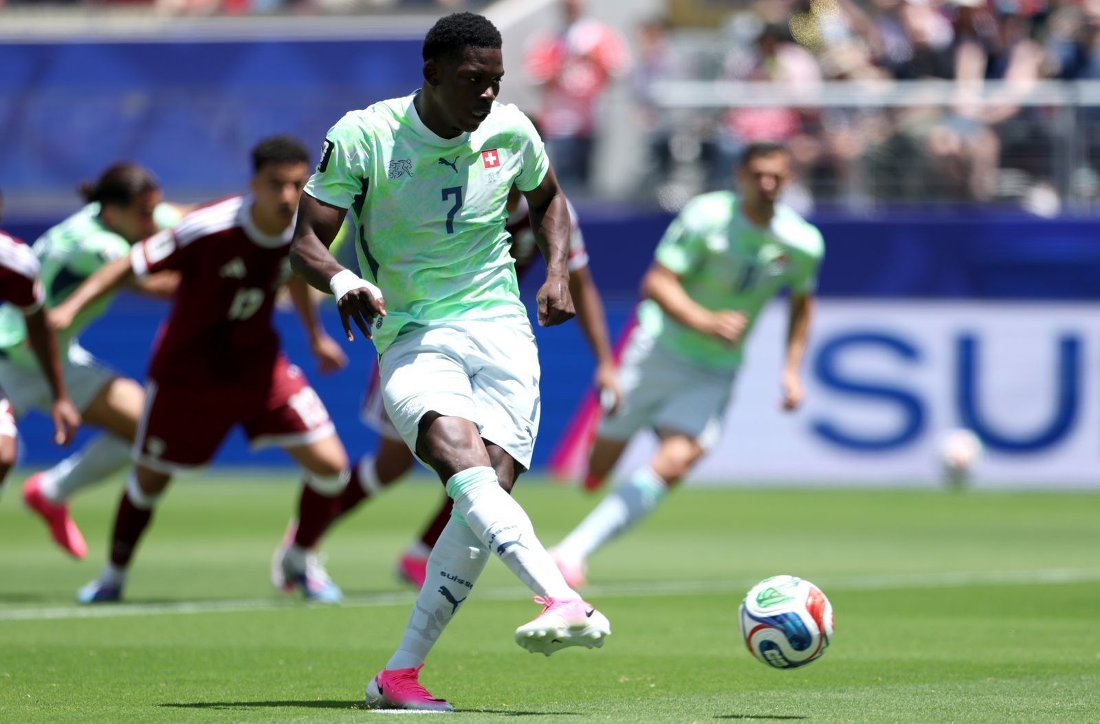 Breel Embolo traf für die Schweiz im ersten Spiel. Nach dem 1:1 gegen Katar sind die Eidgenossen jedoch in Zugzwang geraten. (Bild: 2026 Getty Images/Emilee Chinn)