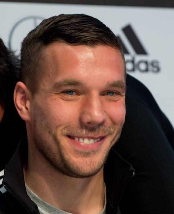 Ex-Bundestrainer Joachim Löw und Lukas Podolski.