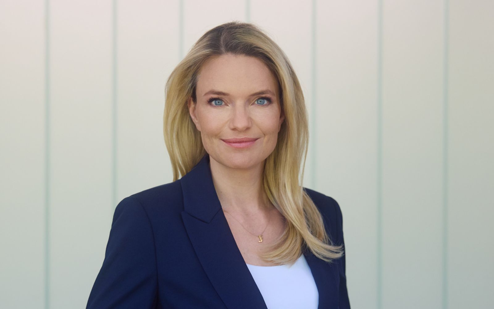 Sarah Tacke wird in der Sommerpause mit einem eigenen Talkformat den Sendeplatz von „Maybrit Illner“ übernehmen. (Bild: ZDF / Bo Lelewel)