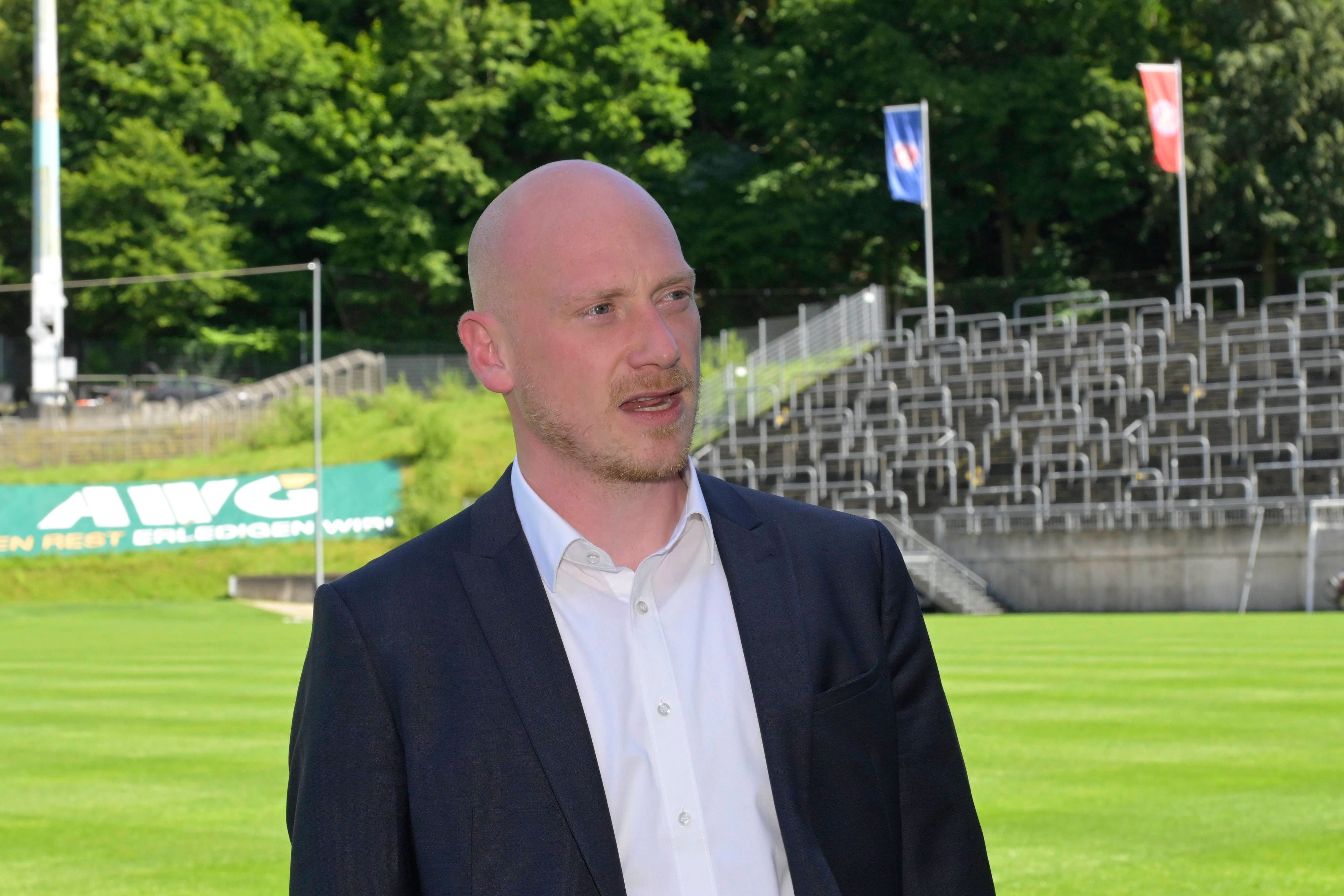 Lennart Strufe bei einem Medientermin des Wuppertaler SV.