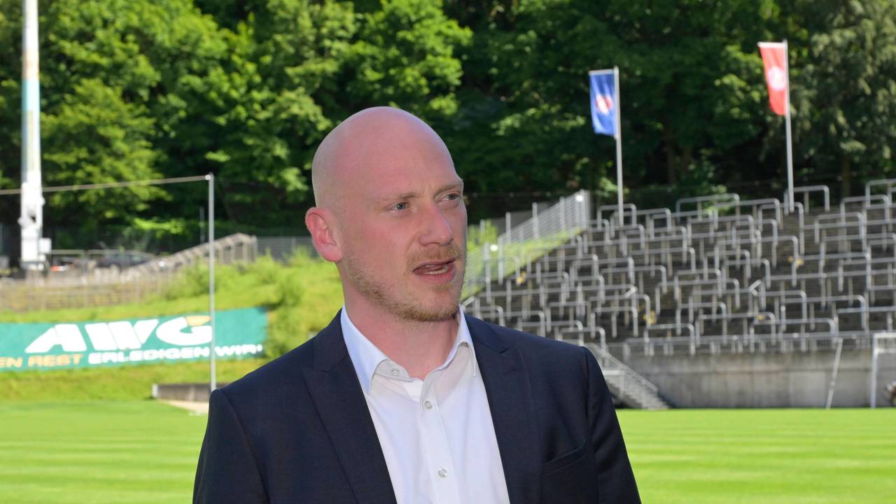 Lennart Strufe bei einem Medientermin des Wuppertaler SV.