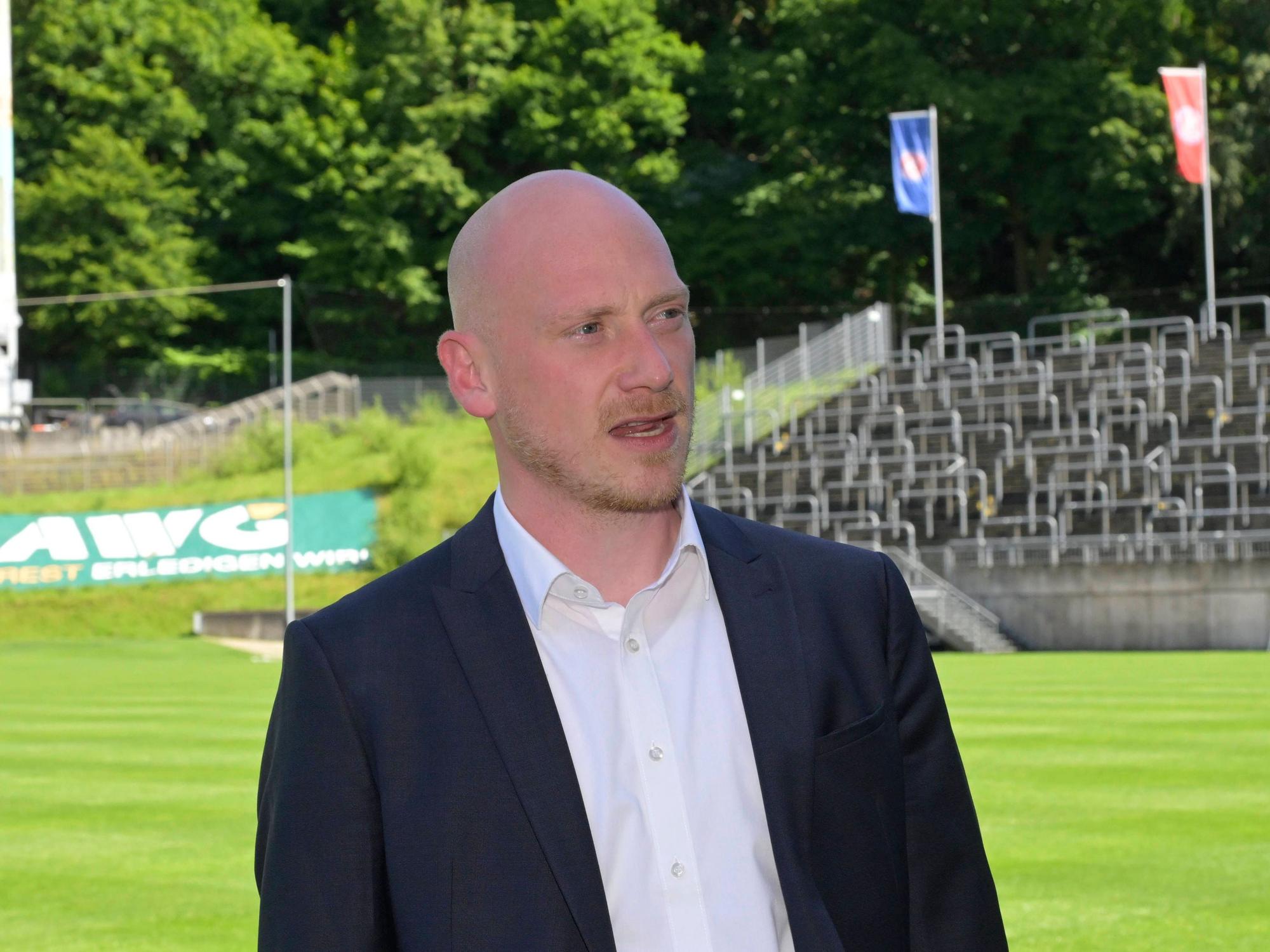 Lennart Strufe bei einem Medientermin des Wuppertaler SV.