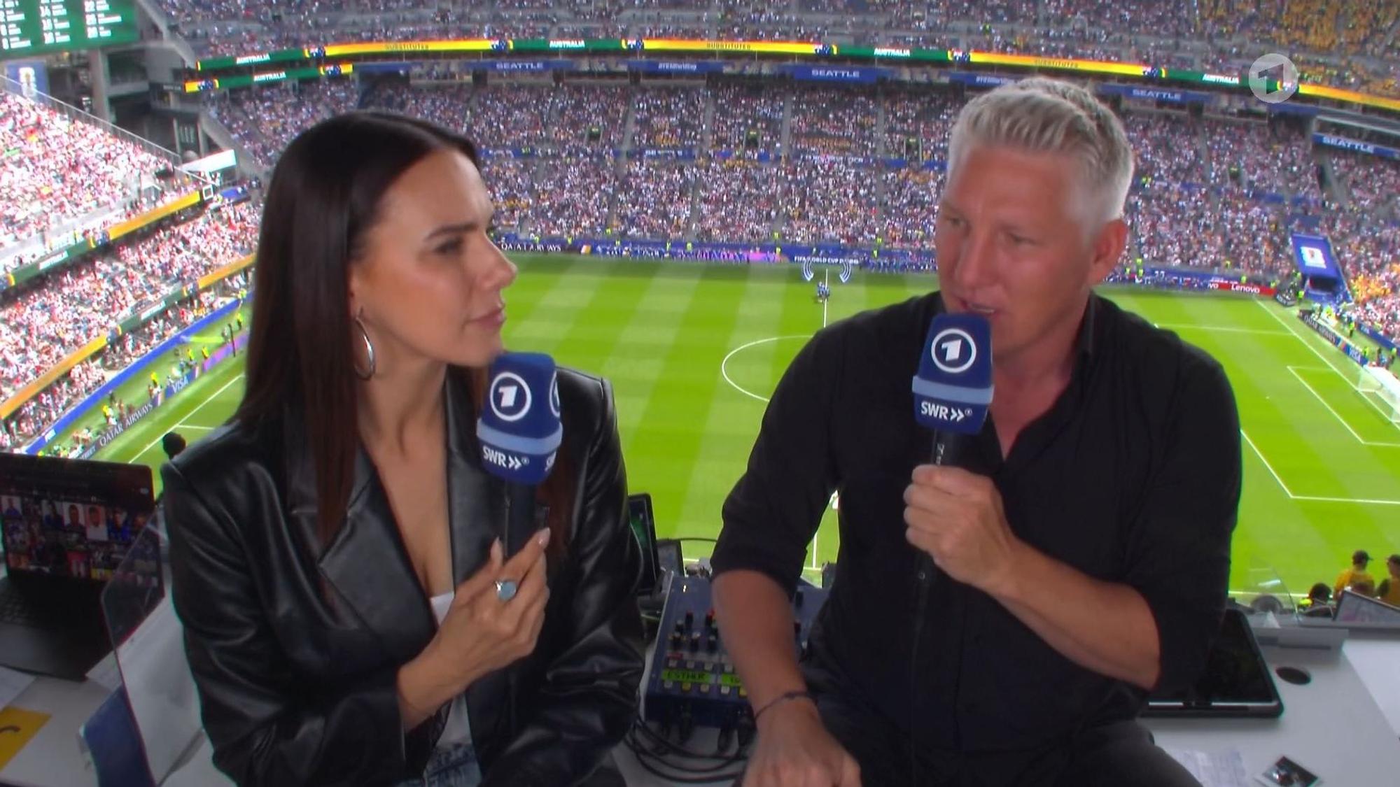 Esther Sedlaczek und Bastian Schweinsteiger in der ARD.