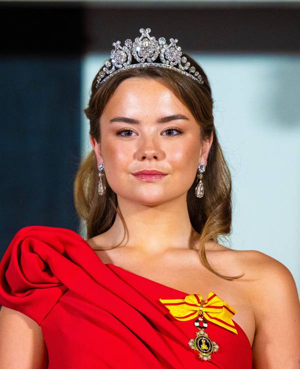 Mit 19 Jahren feierte Prinzessin Ariane der Niederlande beim Staatsbankett für Japan ihr glanzvolles Tiara-Debüt im Palast von Amsterdam.