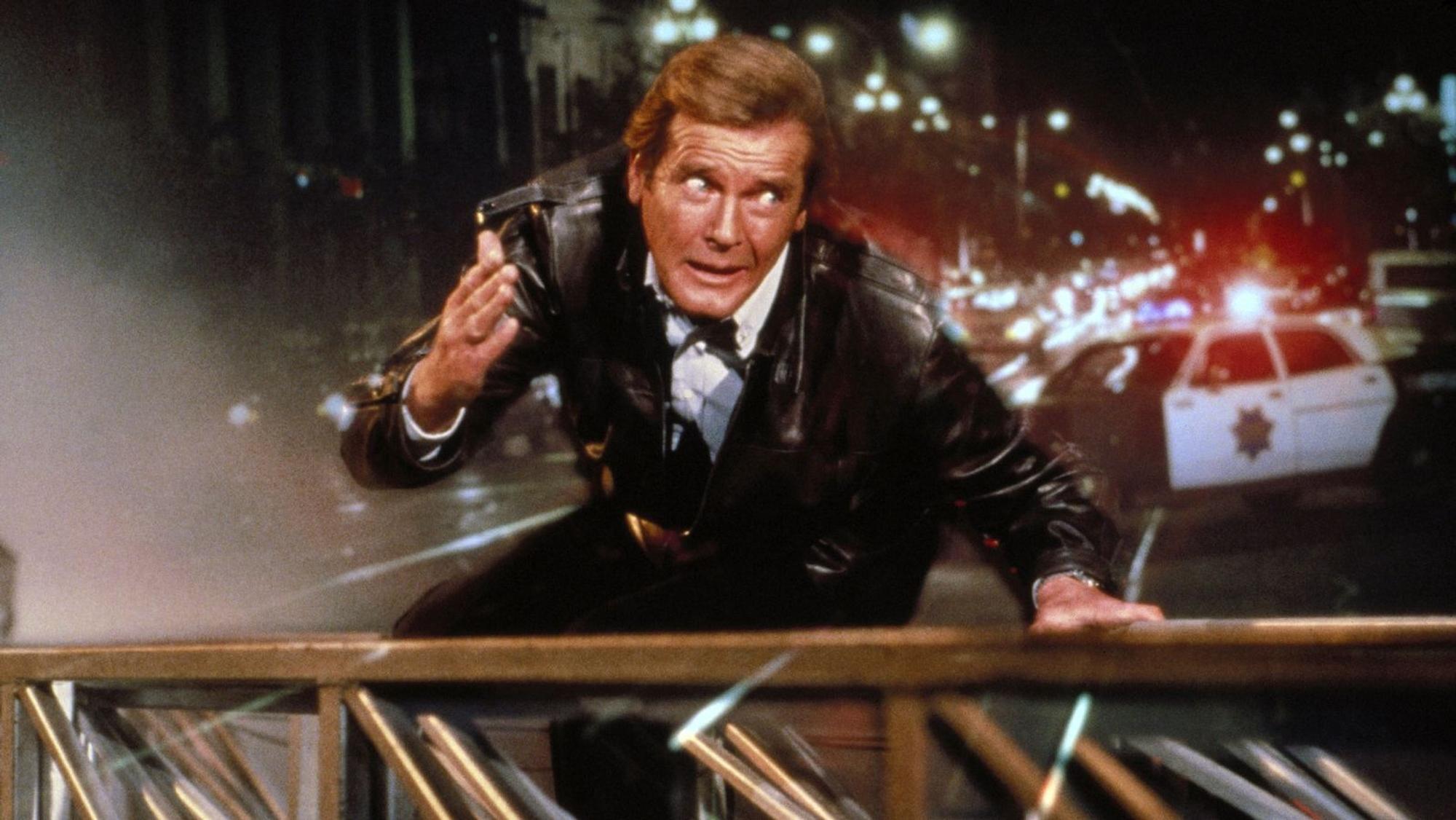 Im Kampf gegen einen machtlüsternen Großindustriellen gerät James Bond (Roger Moore) immer wieder in halsbrecherische Situationen. (Bild: RTL / (c) 1985 Danjaq, LLC and Metro-Goldwyn-Mayer Studios Inc. All Rights Reserved)