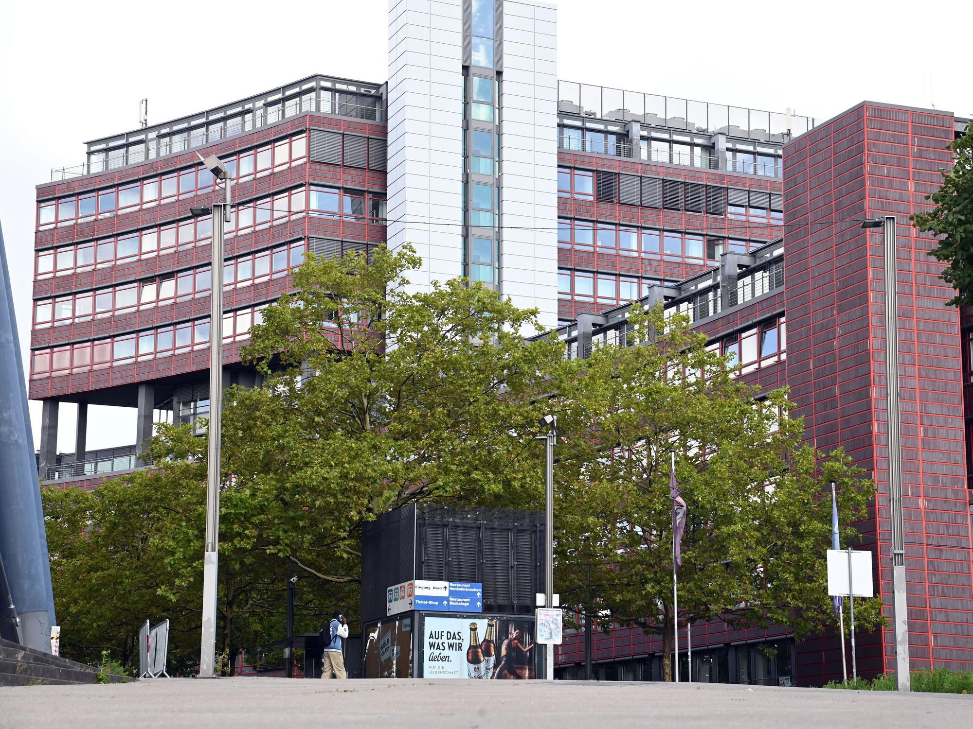 Das Stadthaus in Deutz am Willy-Brandt-Platz ist das größte Verwaltungsgebäude der Kölner Stadtverwaltung.