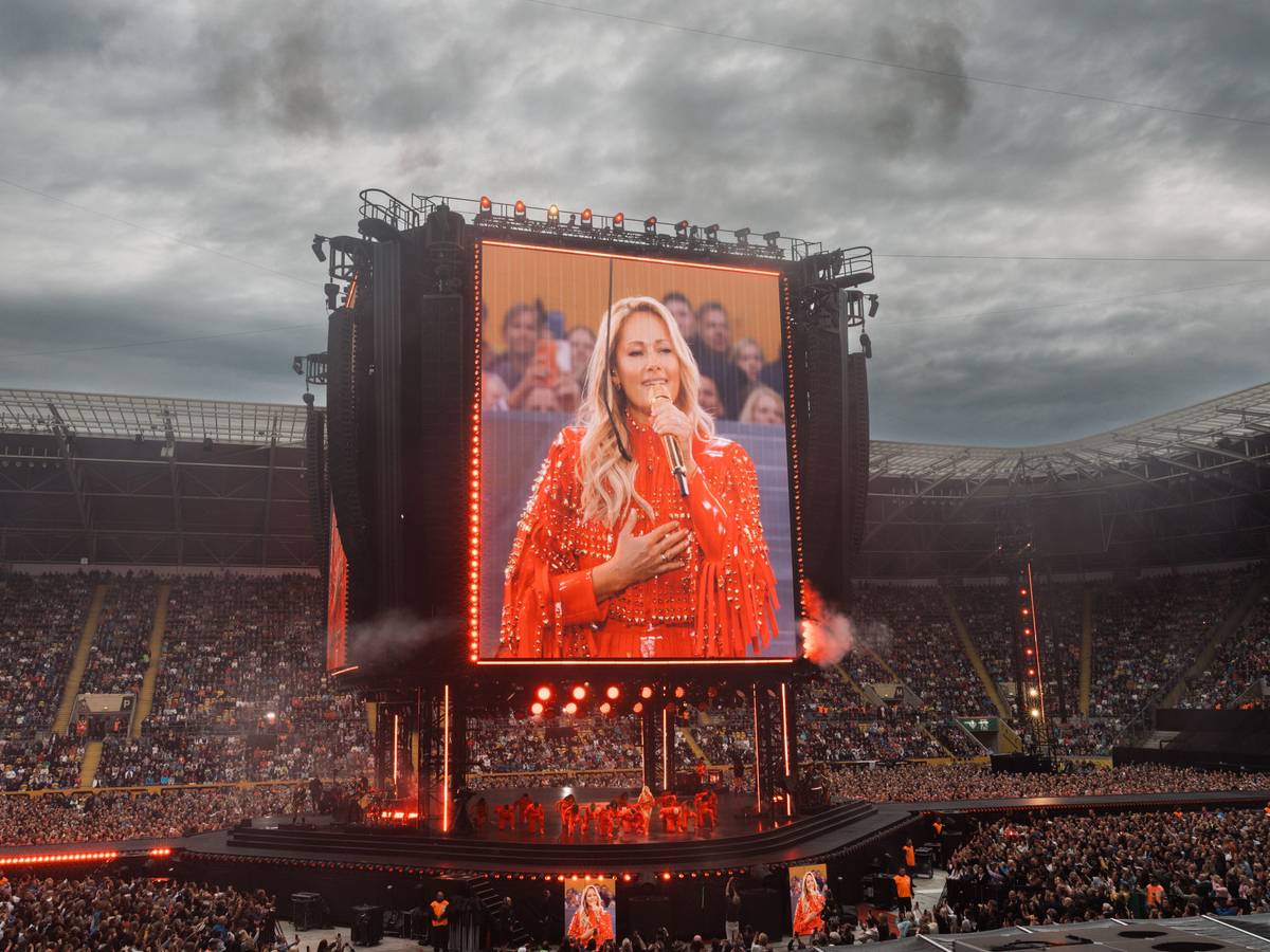 Blick auf die Bühne von Helene Fischer.