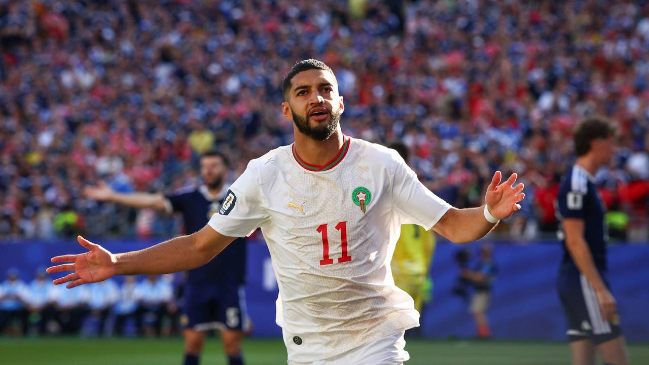 Ismael Saibari jubelt über sein Tor.