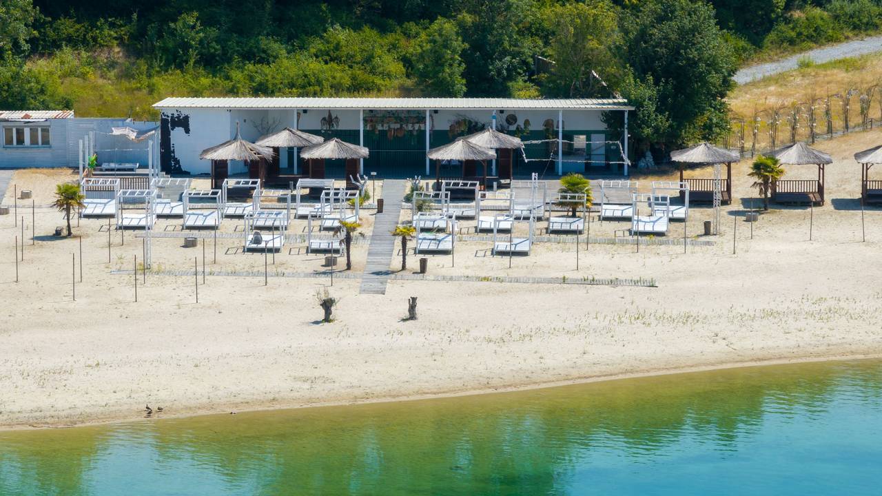 Der Beachclub „Monkey's Island“ am Escher See: Dort steht man aktuell vor verschlossenen Toren.