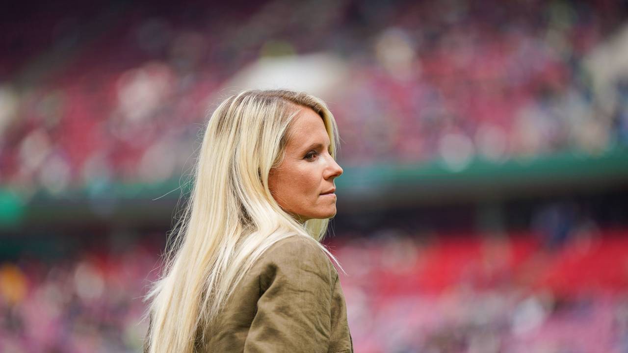 Julia Simic steht im Kölner Stadion.