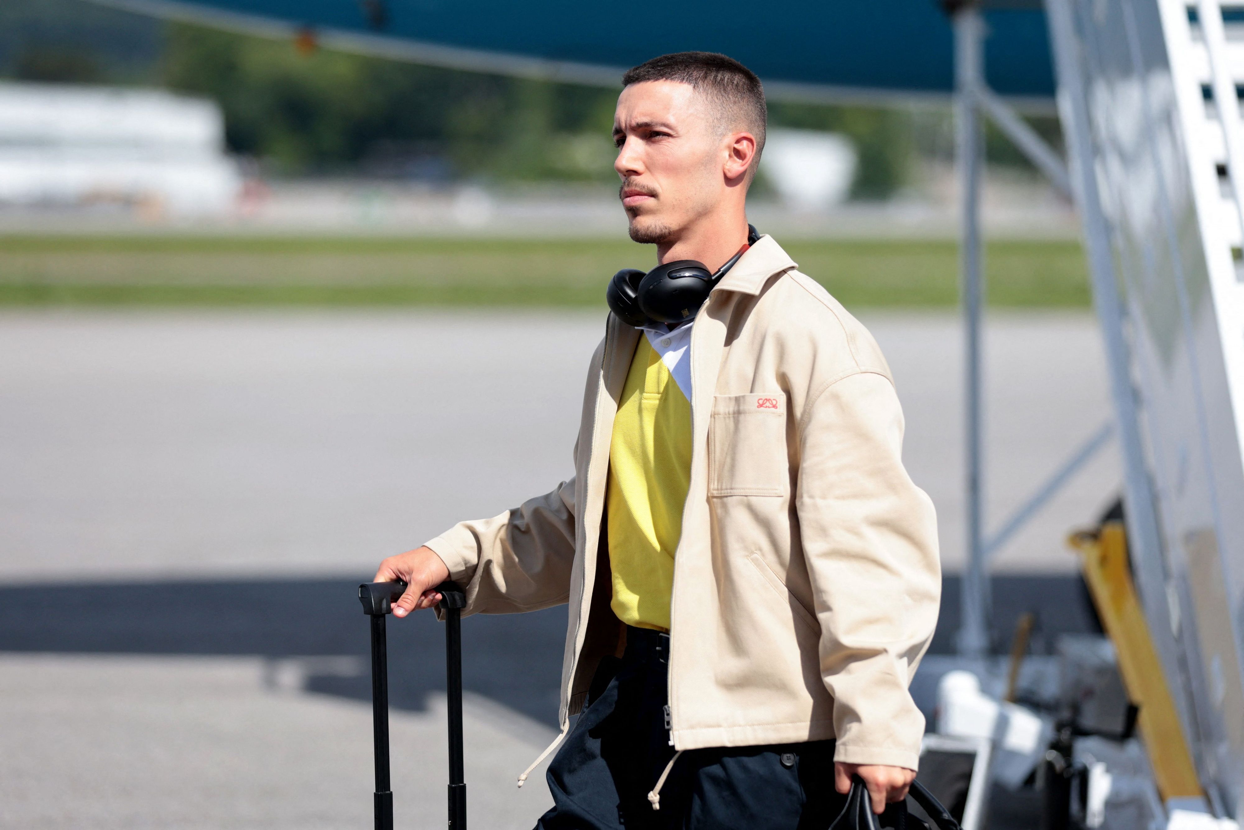 Alejandro Grimaldo bei der Abreise zur WM 2026.