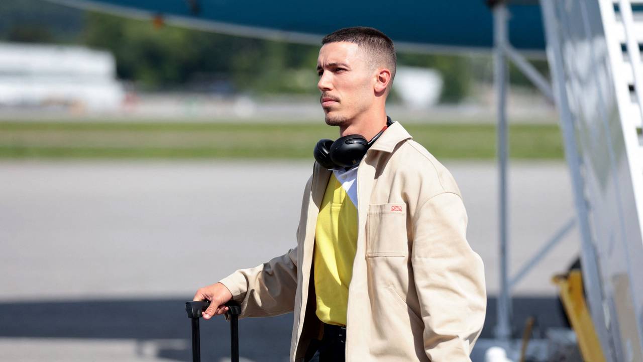 Alejandro Grimaldo bei der Abreise zur WM 2026.