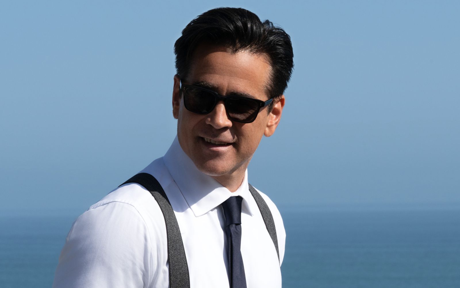 Private Investigator Sugar (Colin Farrell) ermittelt wieder als Retro-Detektiv im Los Angeles von heute. Die Apple-Serie „John Sugar“ kehrt mit einer zweiten Staffel zurück. Das Entdecken des ungewöhnlichen Genres-Mixes mit hoher filmischer und erzählerischer Qualität lohnt sich. (Bild: Apple TV)
