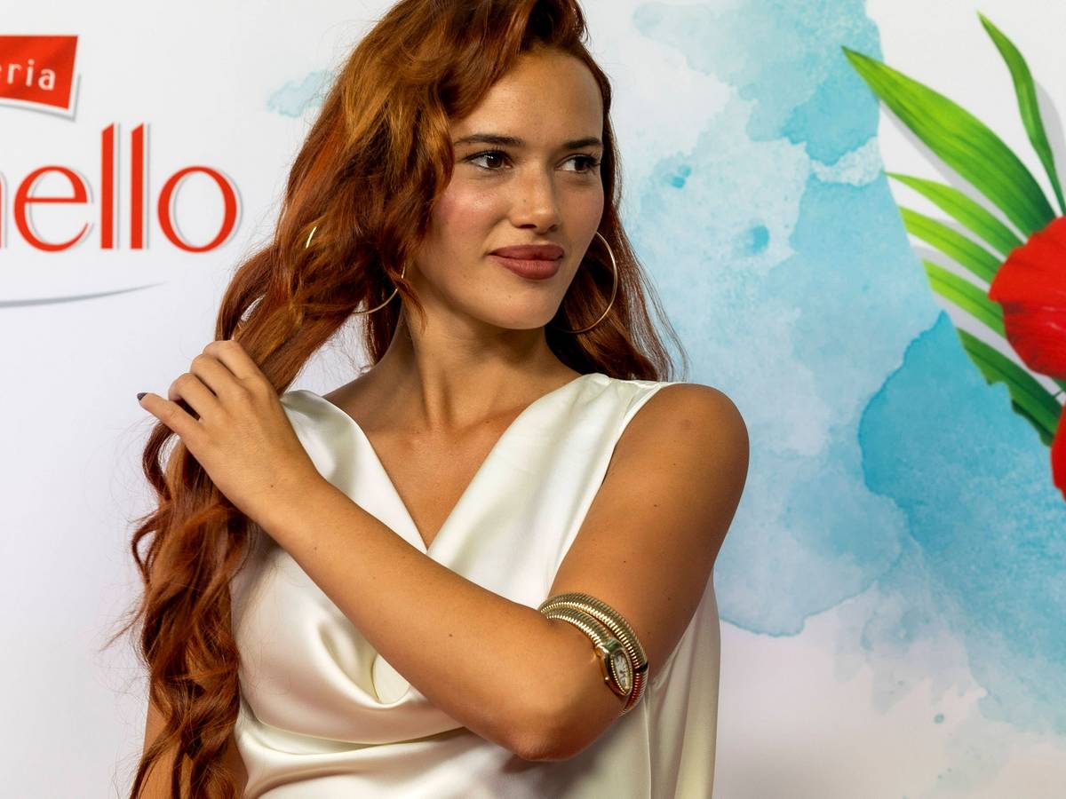 Hanna Weig zu Gast beim Raffaello Summer Day 2025 auf dem roten Teppich.