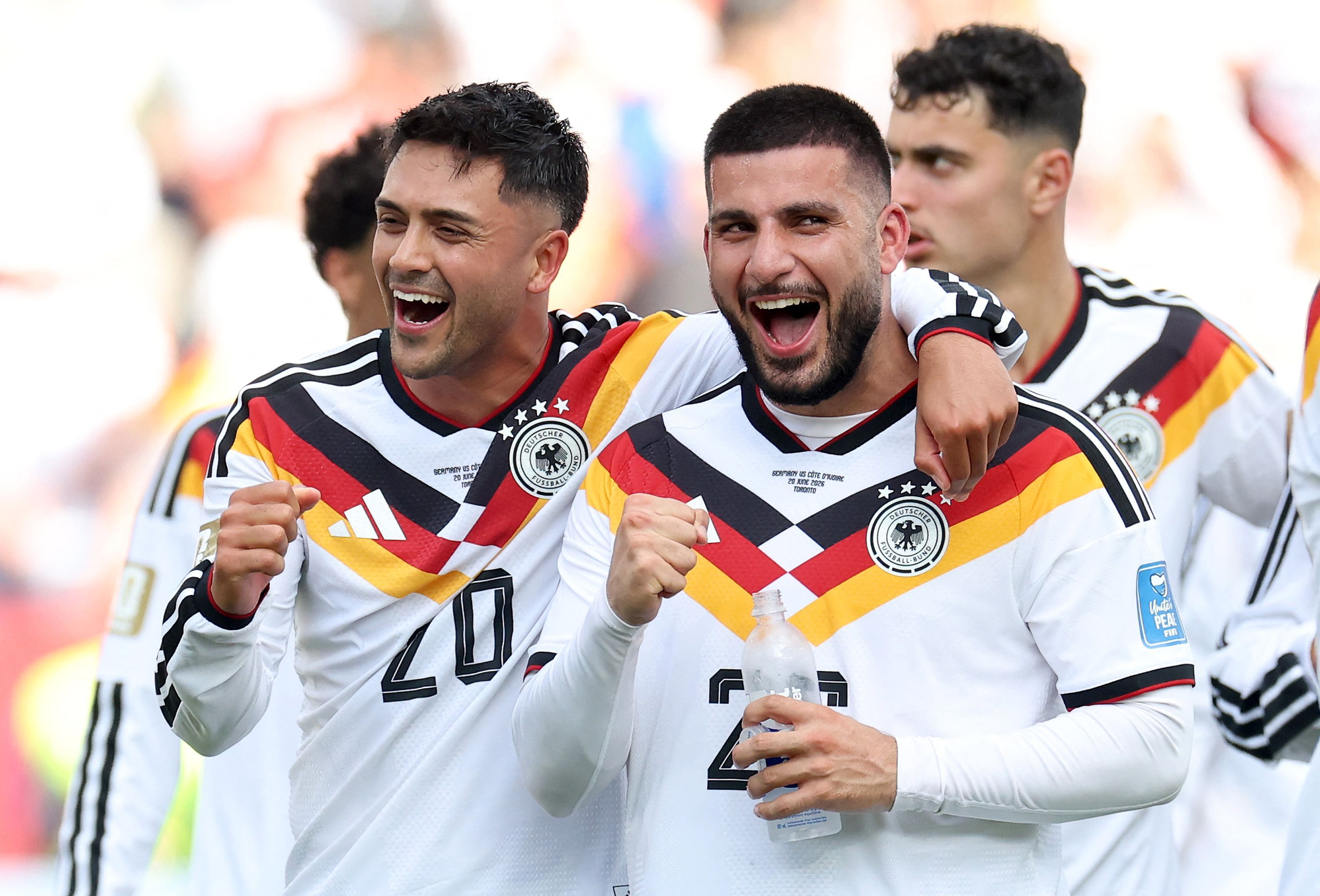 Nadiem Amiri und Deniz Undav jubeln gegen die Elfenbeinküste.