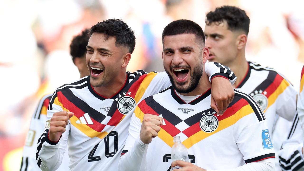Nadiem Amiri und Deniz Undav jubeln gegen die Elfenbeinküste.