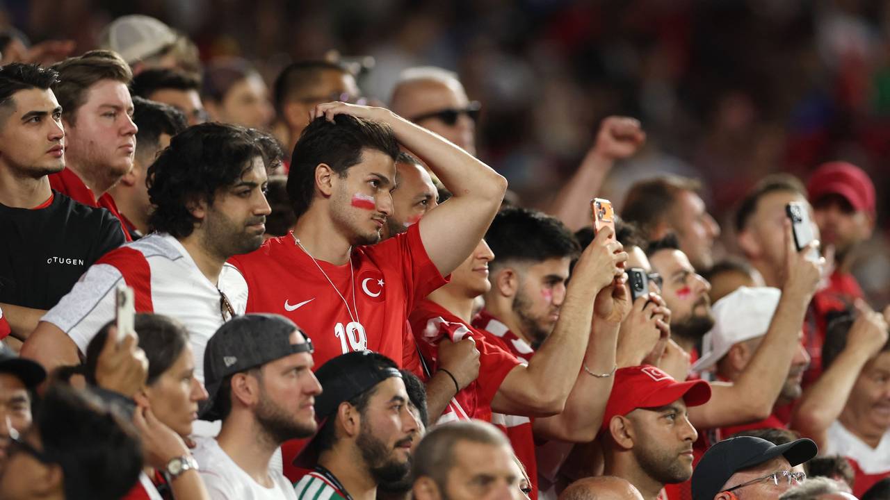 Verzweifelte Türkei-Fans.