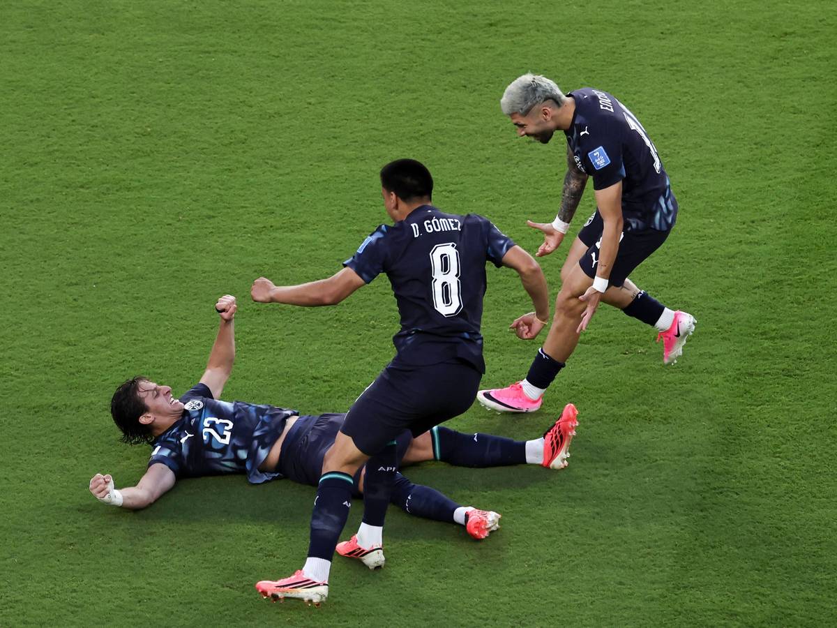 Paraguays Matías Galarza jubelt nach seinem entscheidenden Treffer gegen die Türkei.
