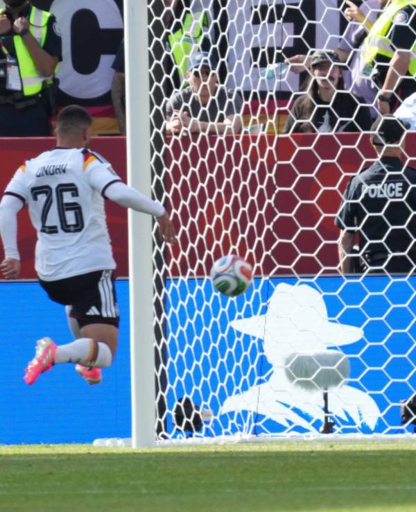 Deniz Undav trifft bei der WM 2026 gegen die Elfenbeinküste.