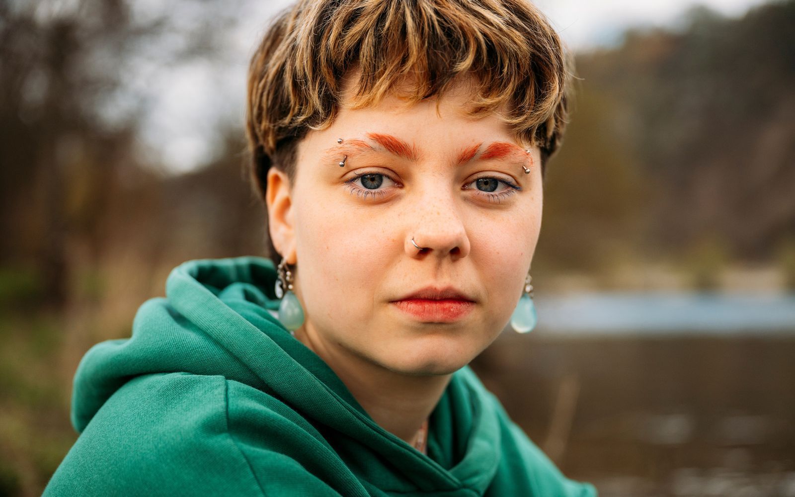 Vivien leidet unter einer Angststörung. Auch ihr Berufsleben leidet darunter. (Bild: ZDF und Jann Höfer)