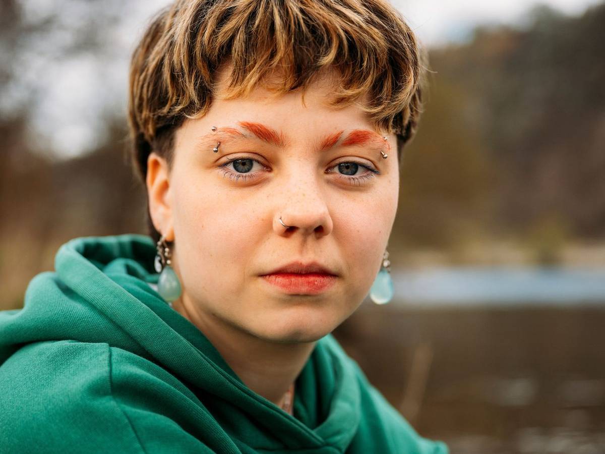 Vivien leidet unter einer Angststörung. Auch ihr Berufsleben leidet darunter. (Bild: ZDF und Jann Höfer)