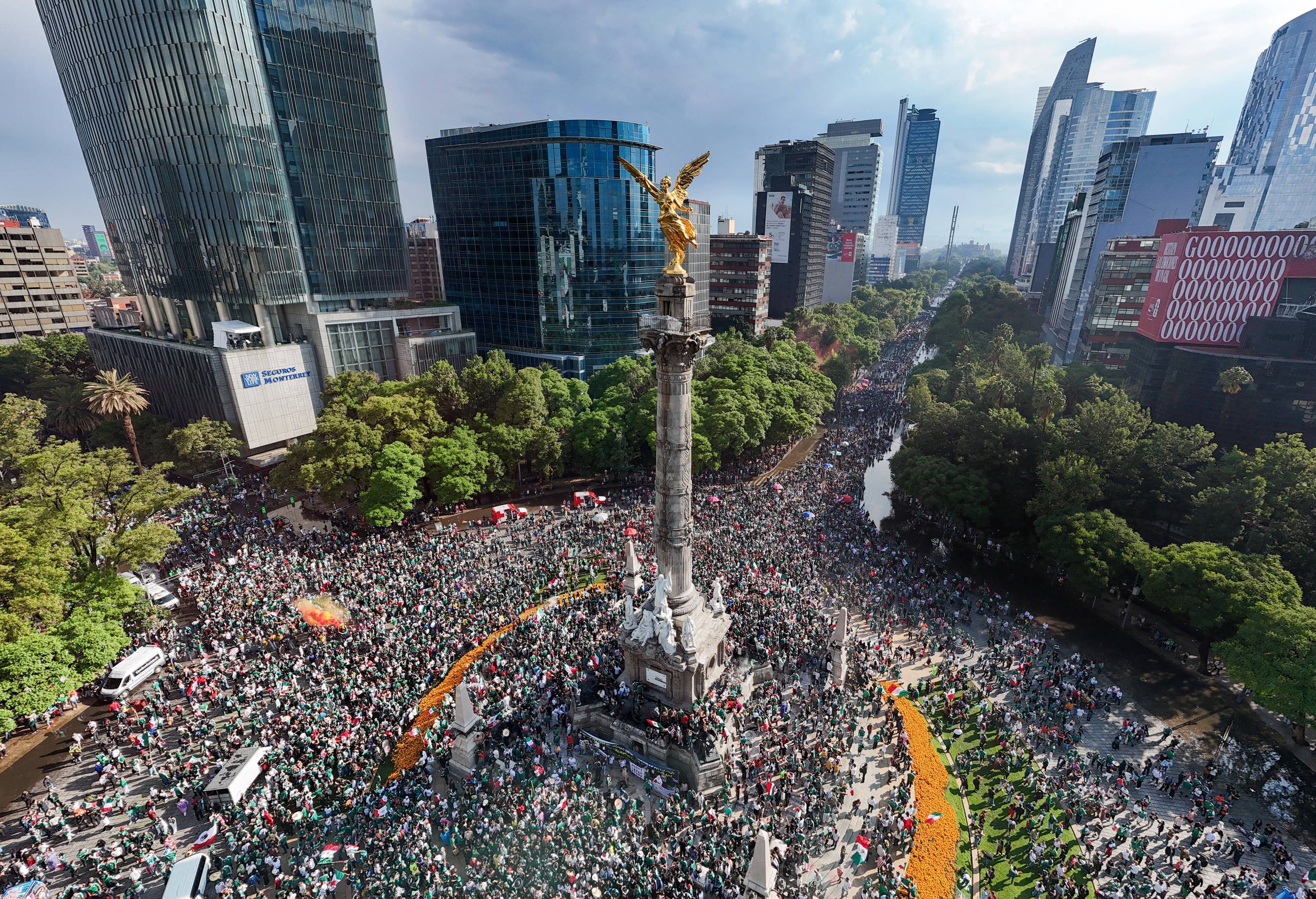 Massenweise WM-Fans in Mexiko-Stadt