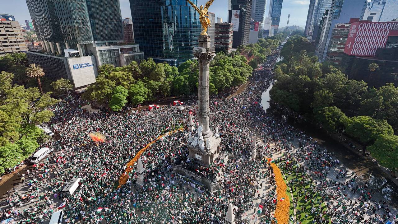 Massenweise WM-Fans in Mexiko-Stadt