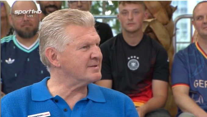 Stefan Effenberg beim WM-Doppelpass
